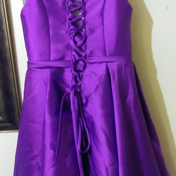 Dress - Picture 2 of 8